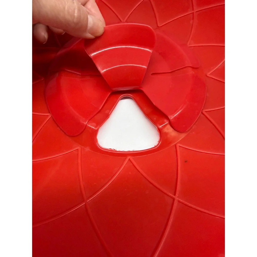 Red Silicone Spill Stopper Boil Over Safeguard Lid with Steam Vent and Handles